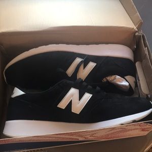 New Balance 420 Suede